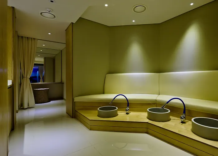 Manu Hotel